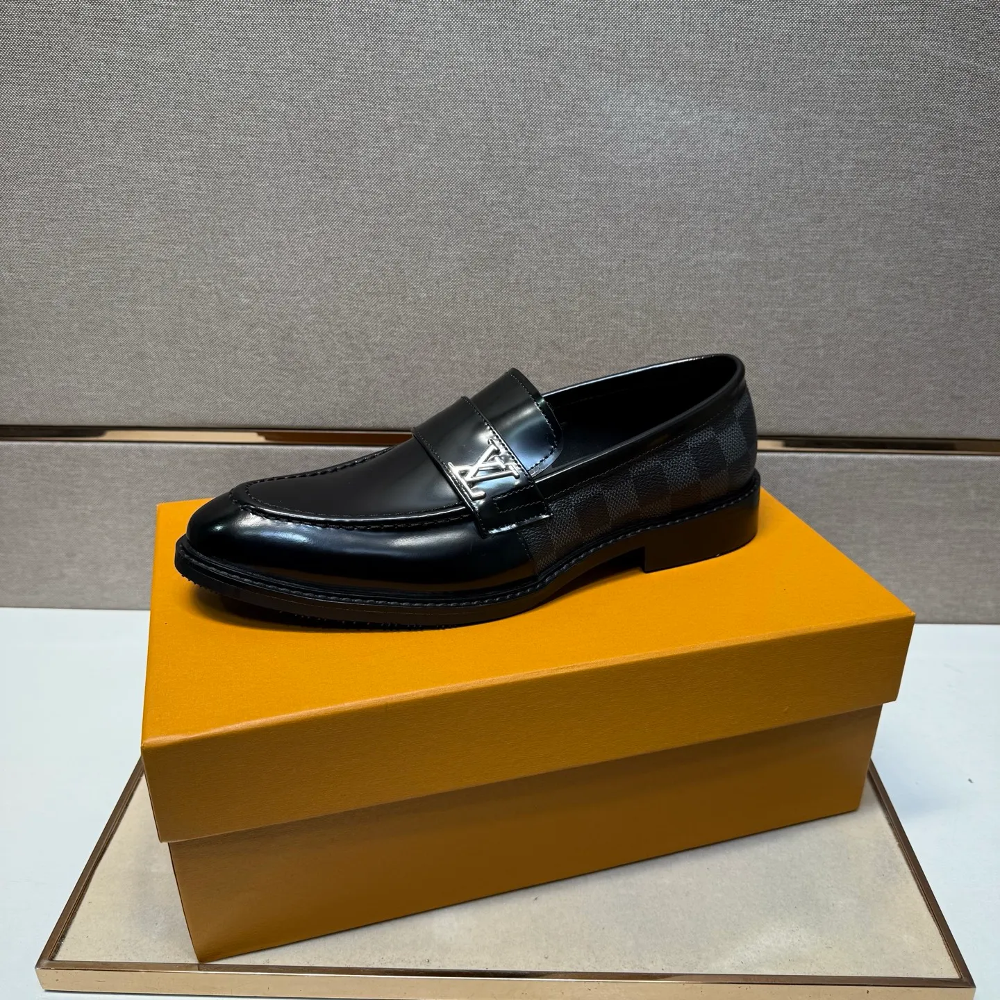 Men's men's shoes 💰pp462【LV～】Men's casual leather shoes 2025z cabinet sales simultaneously 🔶Size: 39-44#️⃣ 🔷2 colors🔜The upper is made of multi-material splicing➕Cow leather lining, comfortable and breathable, sole: original comfortable and wear-resistant outsole, ⚠️real thing📱photographed🎬real thing is better📢📢📢